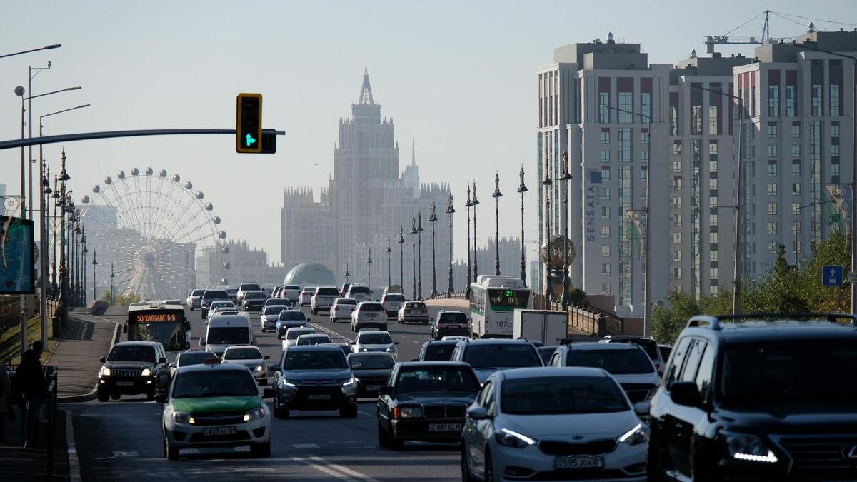    Автомобили на дорогах Астаны:NUR.KZ / Владимир Третьяков