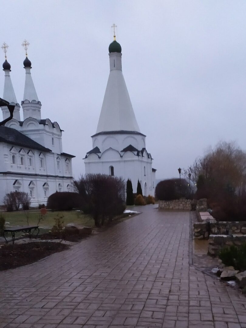 Монастырь, куда я езжу к своей сестре-игуменье. Фото здесь и дальше мои.