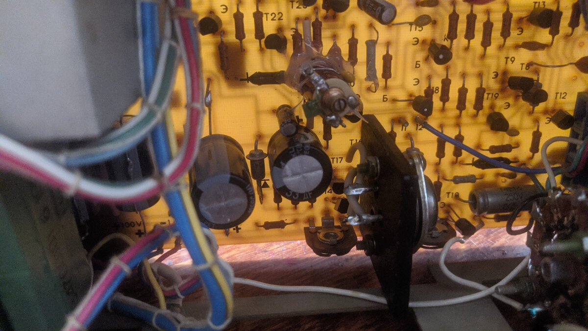 Подстроечный конденсатор