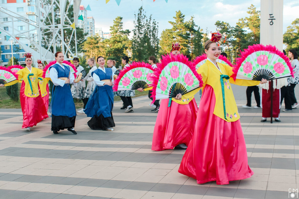 Санкт петербург на корейском. Фестивали в Корее. Фестиваль корейской культуры в Москве. Чондун Волгоград. Корейский центр Южно-Сахалинск.