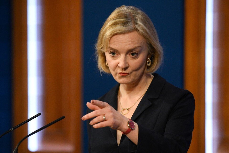     Проблема не в процедуре отзыва главы правительства, а в том, что достойной кандидатуры на ее место просто нет  REUTERS