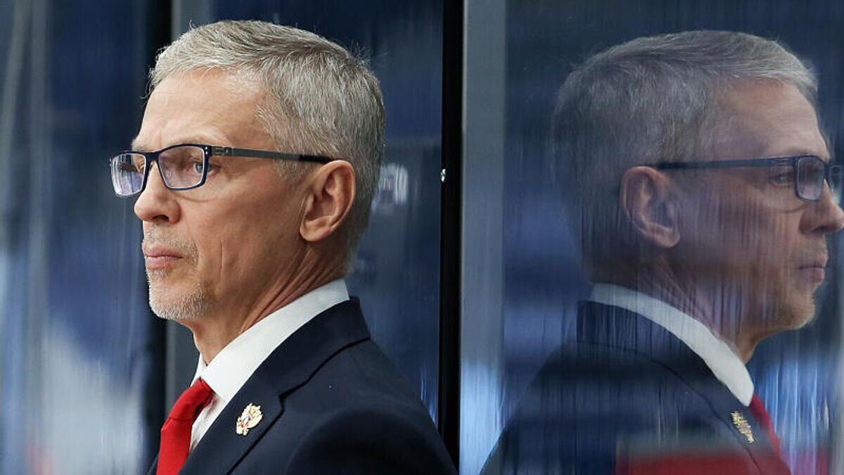    Главный тренер молодежной сборной России по хоккею Игорь Ларионов© официальный сайт ФХР