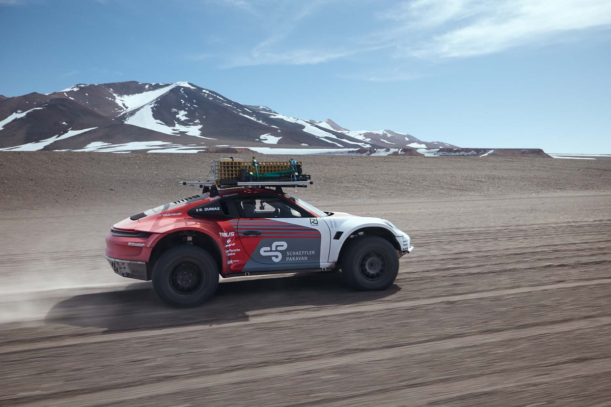 Порше 911 Дакар 2022