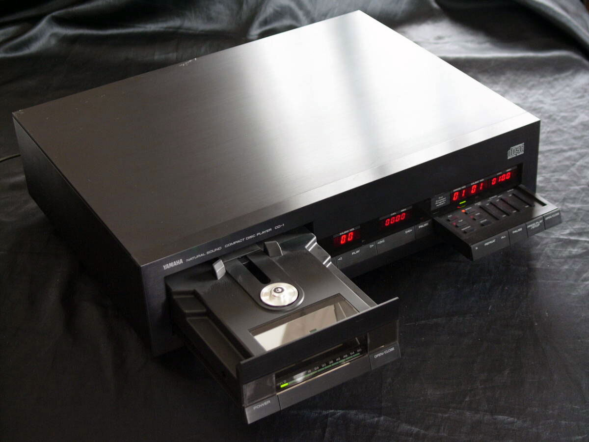 CD проигрыватель Yamaha CD-1