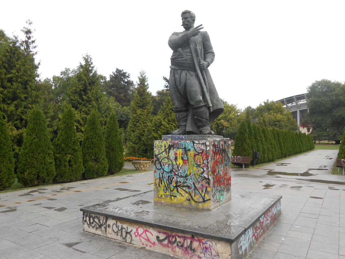 Впрочем, до этого я ведь видел только памятники в прилизанном для туристов центре города.