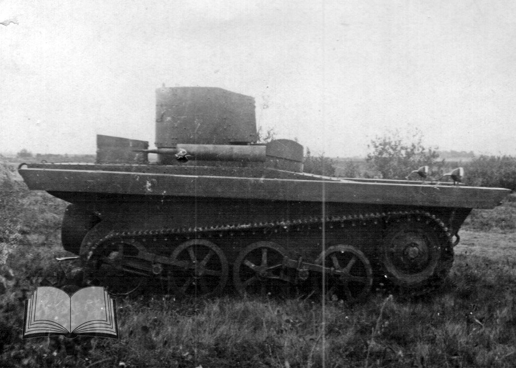 VCL M.1931 на испытаниях, НИБТ Полигон. Этот танк стал отправной точкой при создания целого ряда танков-амфибий, в том числе и польского аналога.