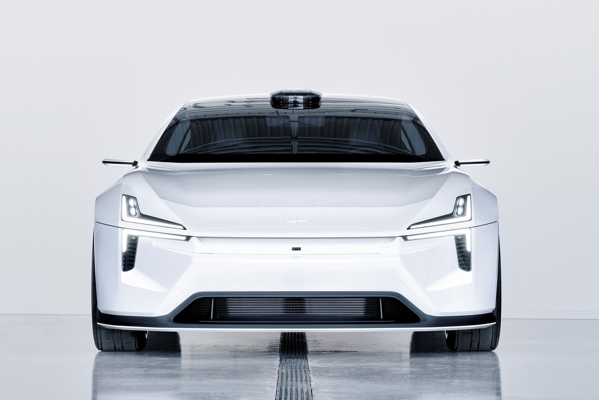 Внешность Polestar II более чем выразительная