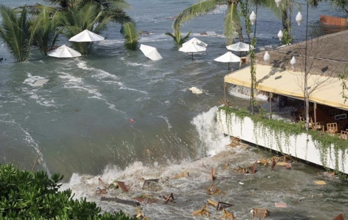 Los efectos del devastador tsunami se sienten en Tailandia hasta ahora las Inundaciones en 
