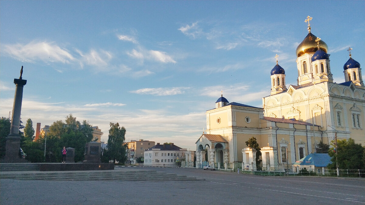 Красная площадь в самом сердце Ельца.