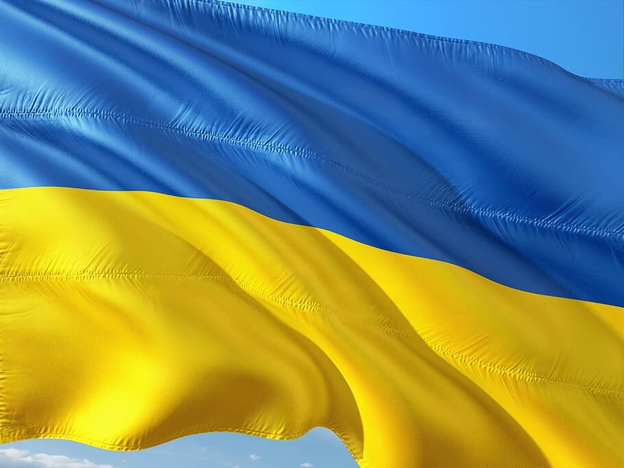 Флаг Украины (Источник: https://p2.piqsels.com/preview/806/543/795/international-flag-ukraine.jpg)