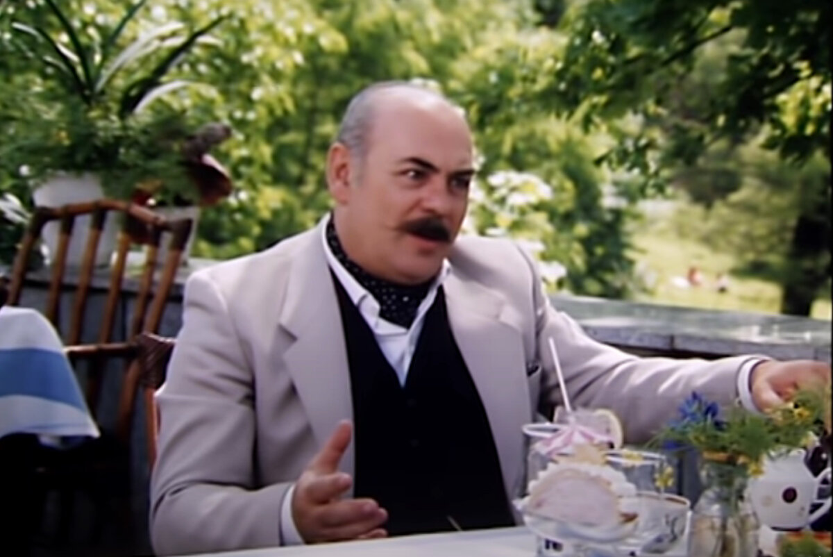 Кадр из кинофильма "Загадка Эндхауза", 1989 г., режиссер и сценарист Вадим Дербенев, композитор Микаэл Таривердиев (скриншот)