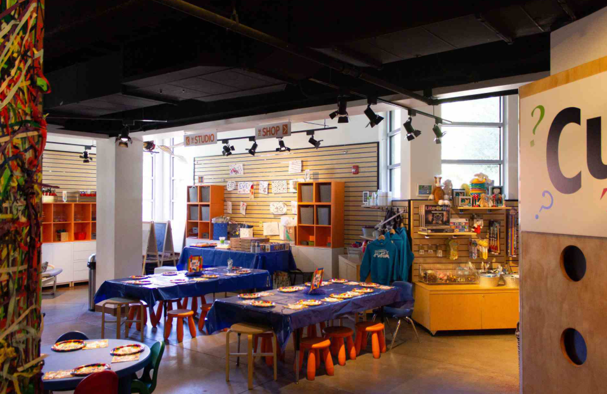 Источник: https://www.tripsavvy.com/thmb/ouWmy2h1dHE-rWkh_k5-Jxe1V54=/1944x1296/filters:no_upscale():max_bytes(150000):strip_icc()/49043059_10157368597189131_8088674593880932352_oWEB-51cd502d598d48898df70477c244988d.jpg