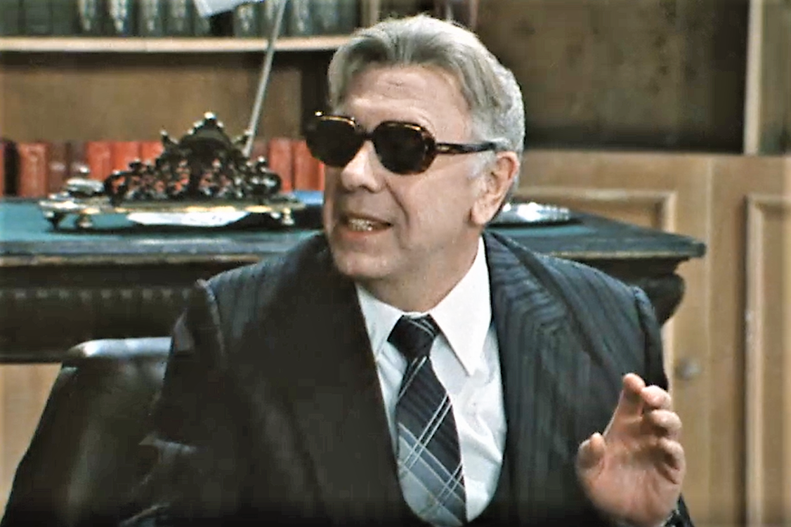 Кадр из телеспектакля "Гнездо глухаря" (1987)