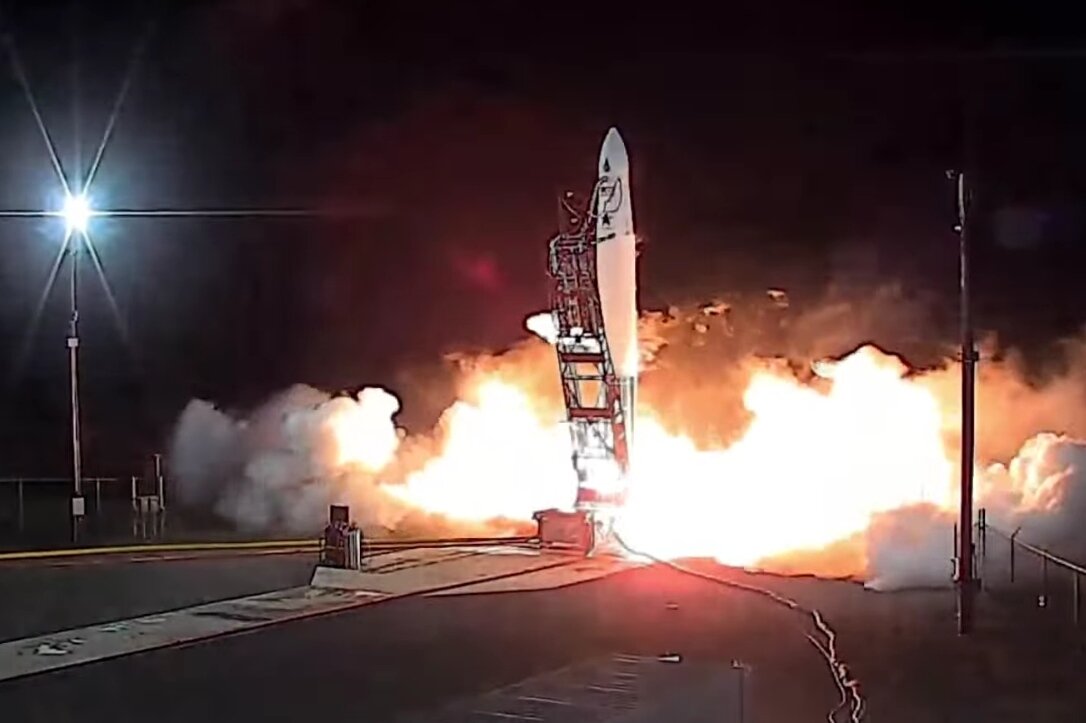 Пуск лёгкой РН Rocket 3.3, кадр из трансляции NASASpaceFlight 