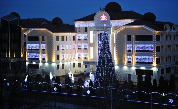 Дворцы пенсионного фонда. Насколько комфортно работают чиновники?