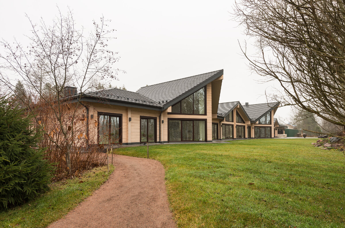 Дом из клееного бруса по проекту «Вердэн». Источник: holz-house.ru