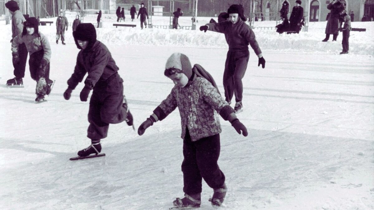 Московский каток 50-е годы. фото fishki.net