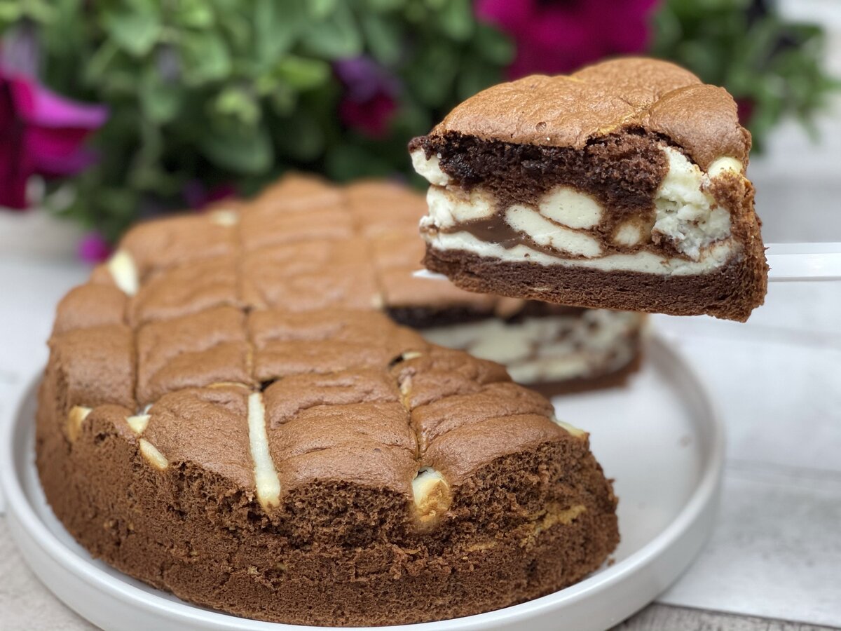 Нежный шоколадный пирог со сливочным кремом - Cook Like Kristy