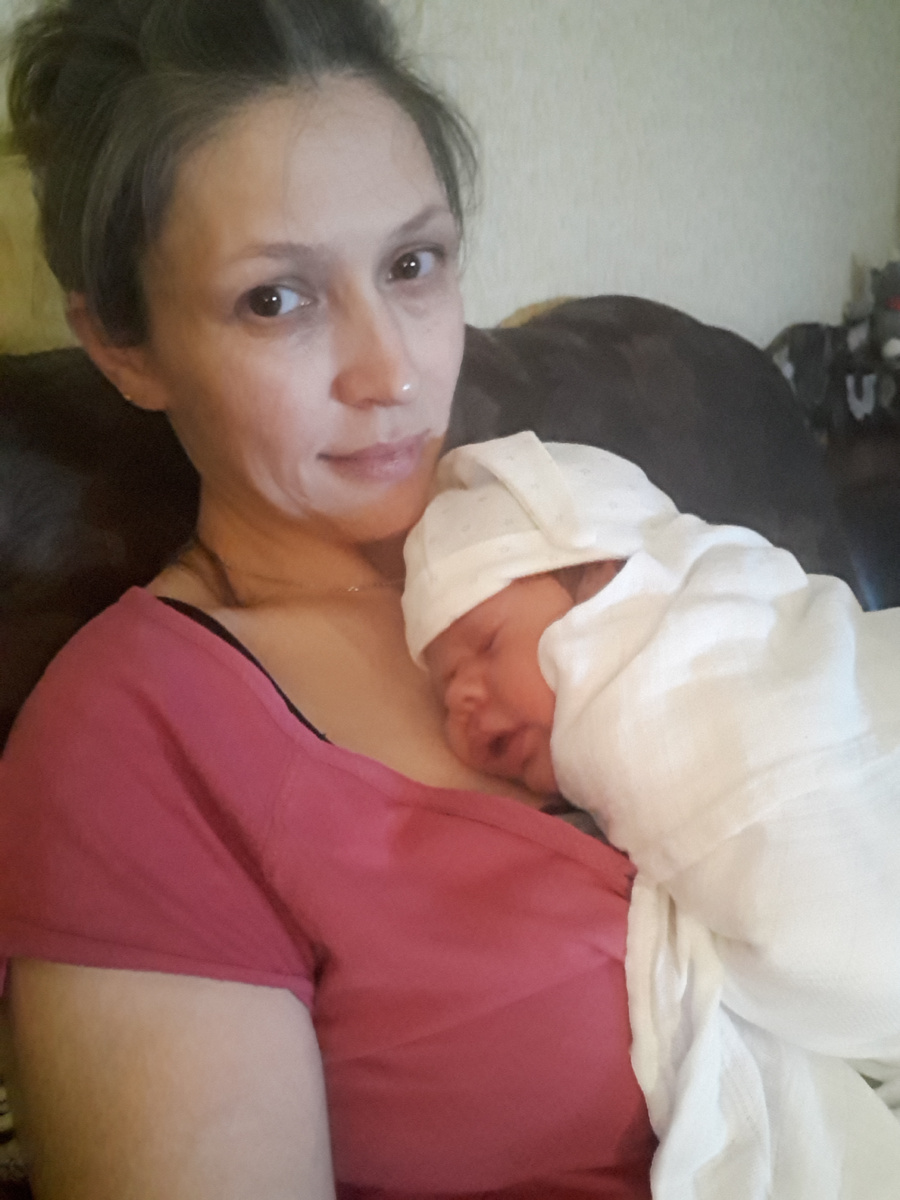 Нам тут нет и месяца)