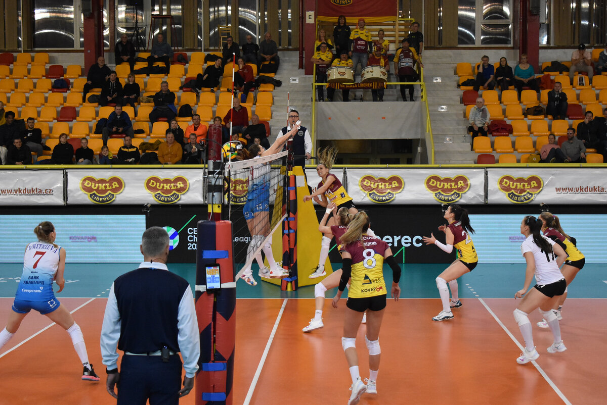 Матч "Дукла" - "Динамо". Фото - ЕКВ.