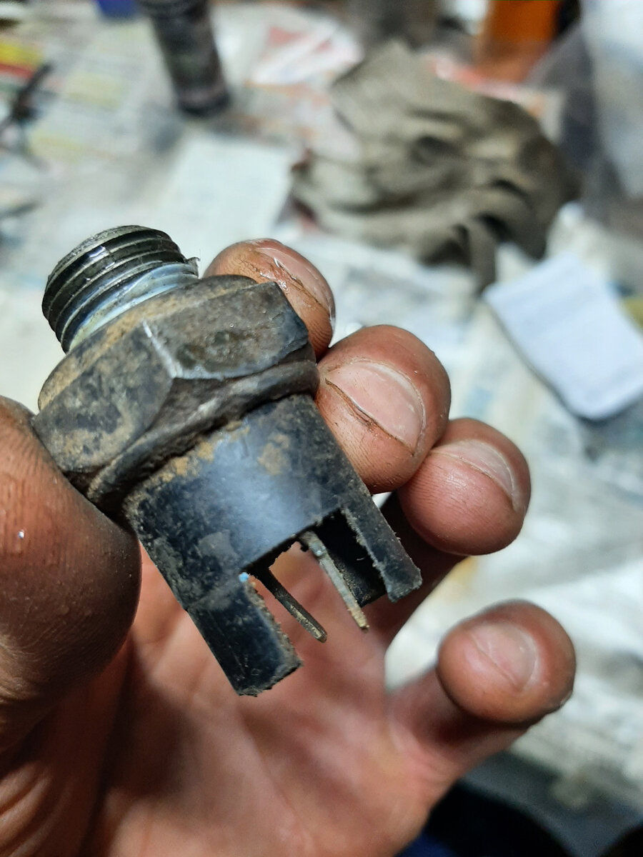 старый датчик заднего хода