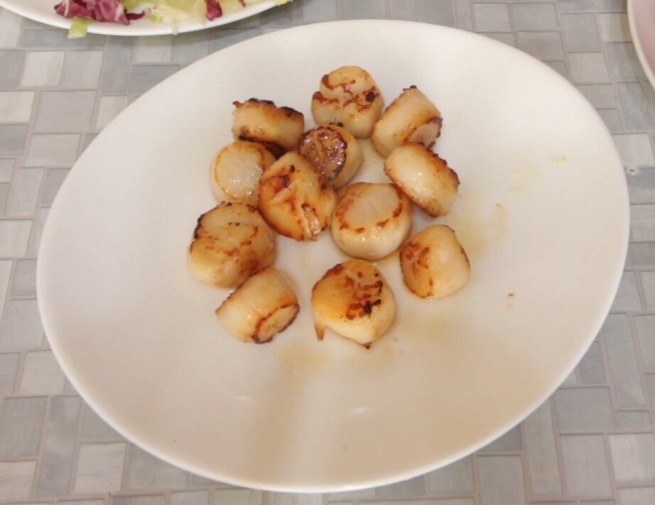 Салат корн с морскими гребешками, помидорами и моцареллой - пошаговый рецепт с фото на Готовим дома