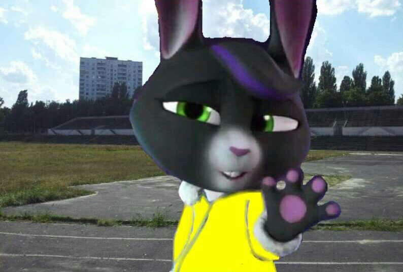 Бекка Медведкина в Июне 1997-го очень далекого года в Киеве на стадионе НАУ в Киеве который распологается неподалеку от улицы Героев Севастополя.