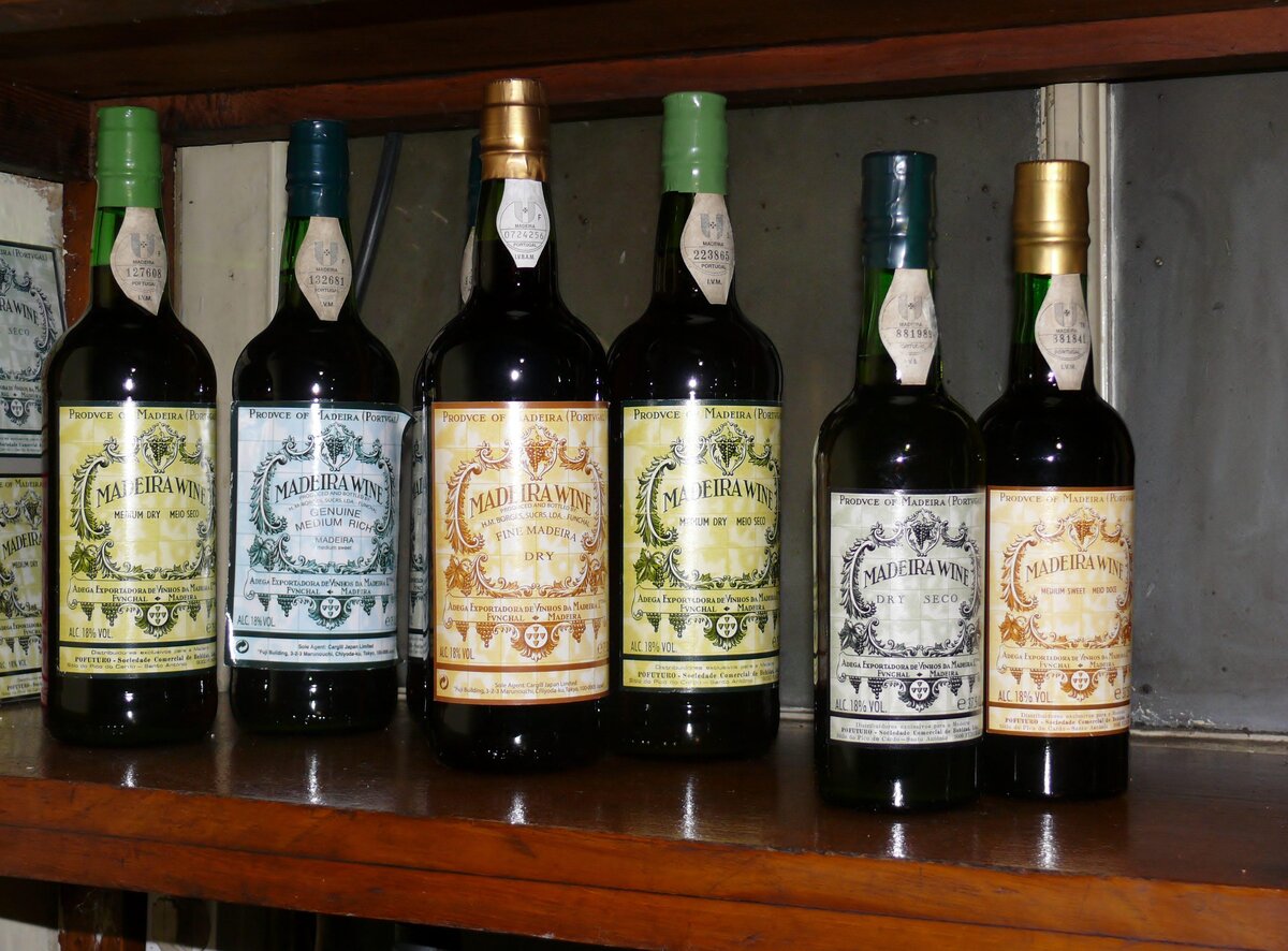 madeirawineanddine.com