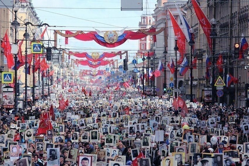 Бессмертный полк в петербурге фото