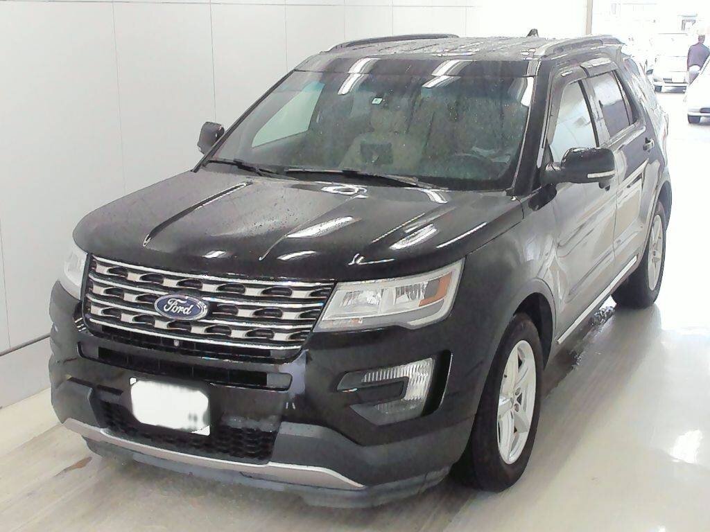 Ford Explorer. Фото с аукциона Японии