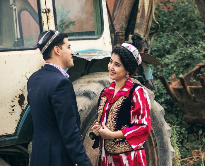 8 по таджикски. Таджикская любовь. Таджикистан народ. Таджикский мужчина с женщиной. Любовь таджика.