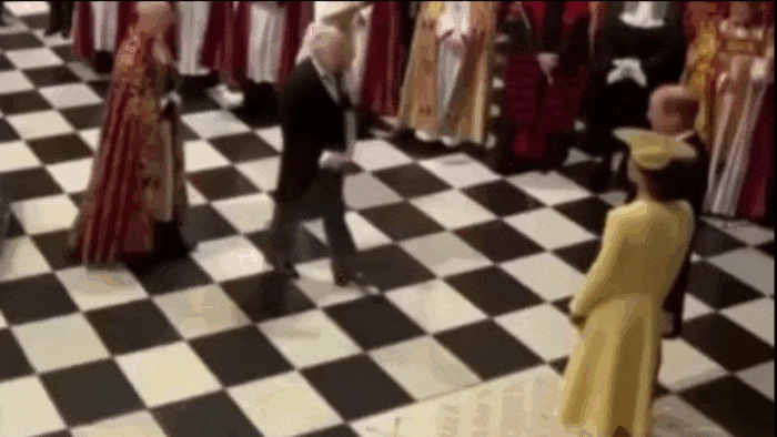 Воздушный поцелуй принца Чарльза для Кейт Миддлтон