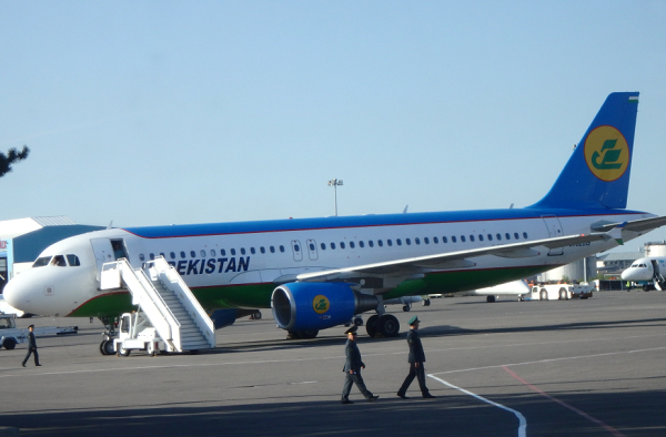 Самолет Компании Uzbekistan Airways
