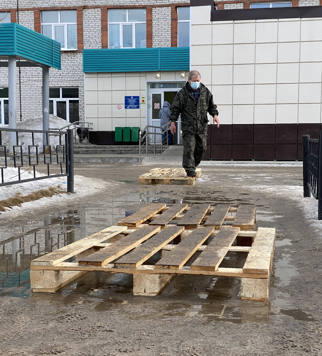 вход в городскую больницу