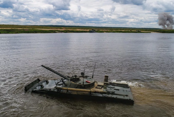 Предполагалось, что наша яхта поплывёт примерно так