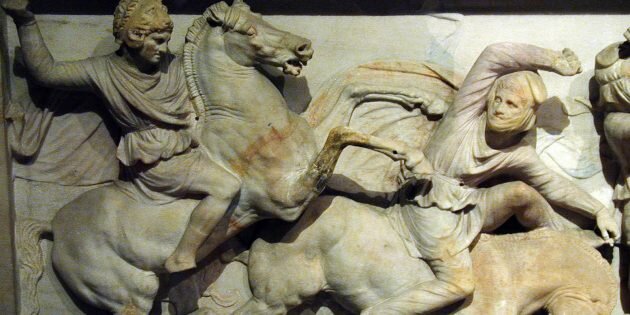 Александр на коне в битве при Иссосе. Саркофаг Александра. Археологический музей Стамбула Изображение: Wikimedia Commons📷
