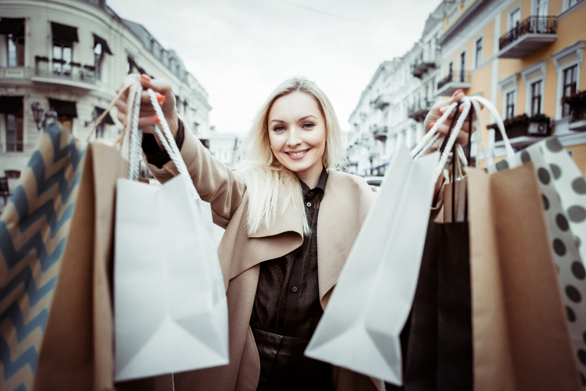    Карты рассрочки позволяют покупать в долг и не платить проценты