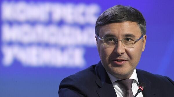    Министр науки и высшего образования РФ Валерий Фальков на пленарной сессии тематического месяца - "Август" в рамках Конгресса молодых ученых в Сочи© Фотохост Конгресса молодых учёных