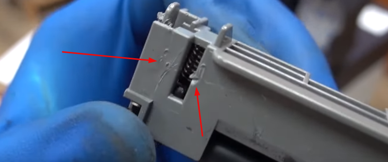 Слева отпечаток до замены и чистки деталей, справа после замены и чистки деталей