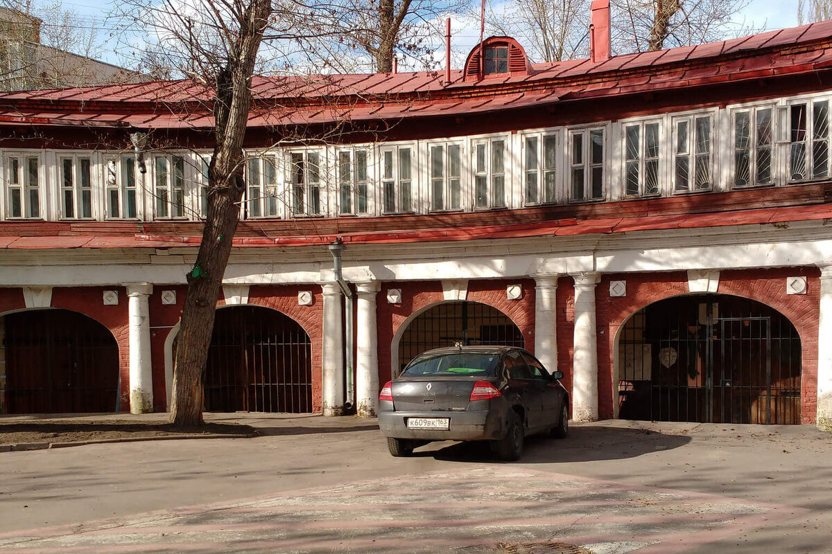 пречистенский дворик в 2017, еще без брусчатки