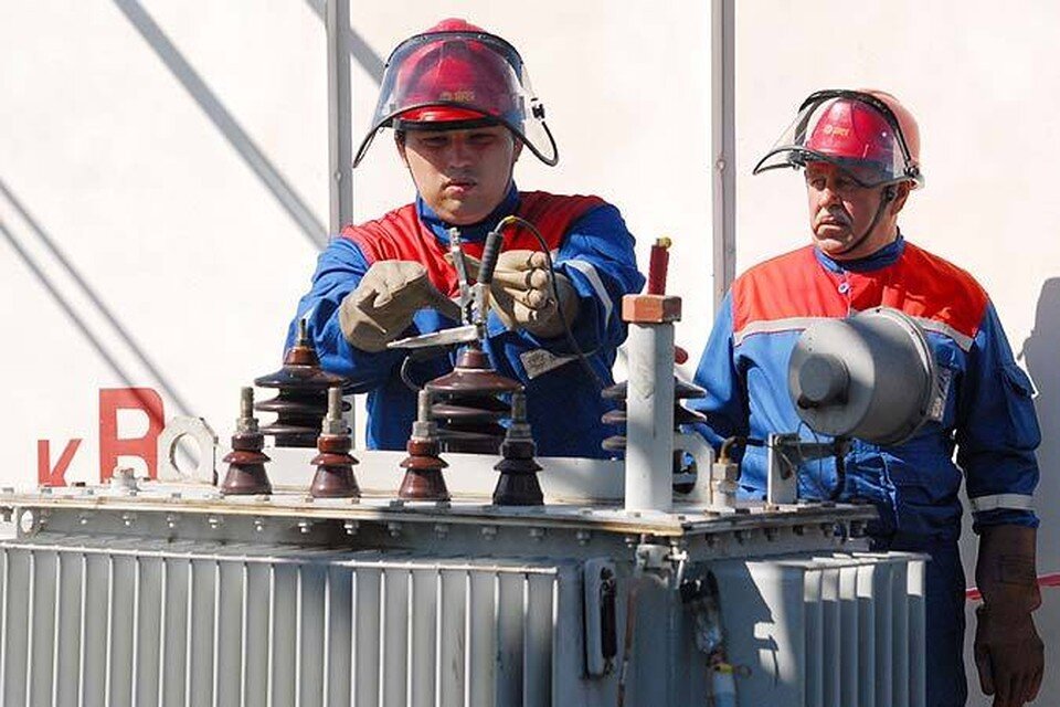     На месте обрывов проводов работает 25 бригад. Алексей ФОКИН