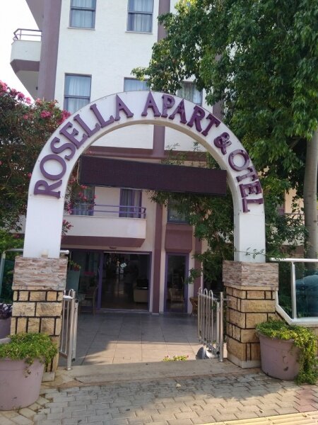 Такой "душевный" отель, хоть и далеко не без минусов