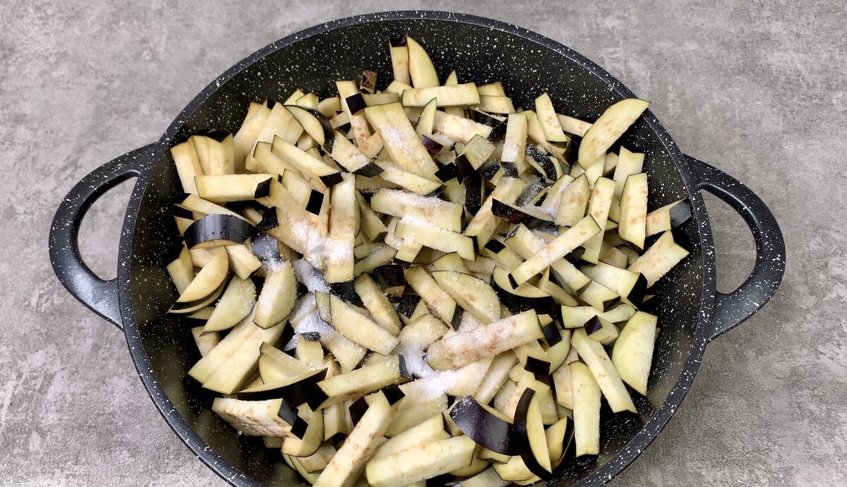 Листайте фото