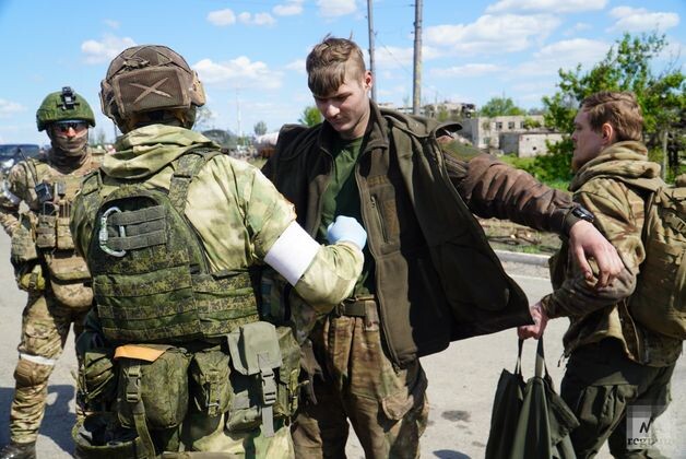    Сдача в плен с «Азовстали» полка «Азов» (запрещённая в России организация) Владимир Андрианов © ИА REGNUM
