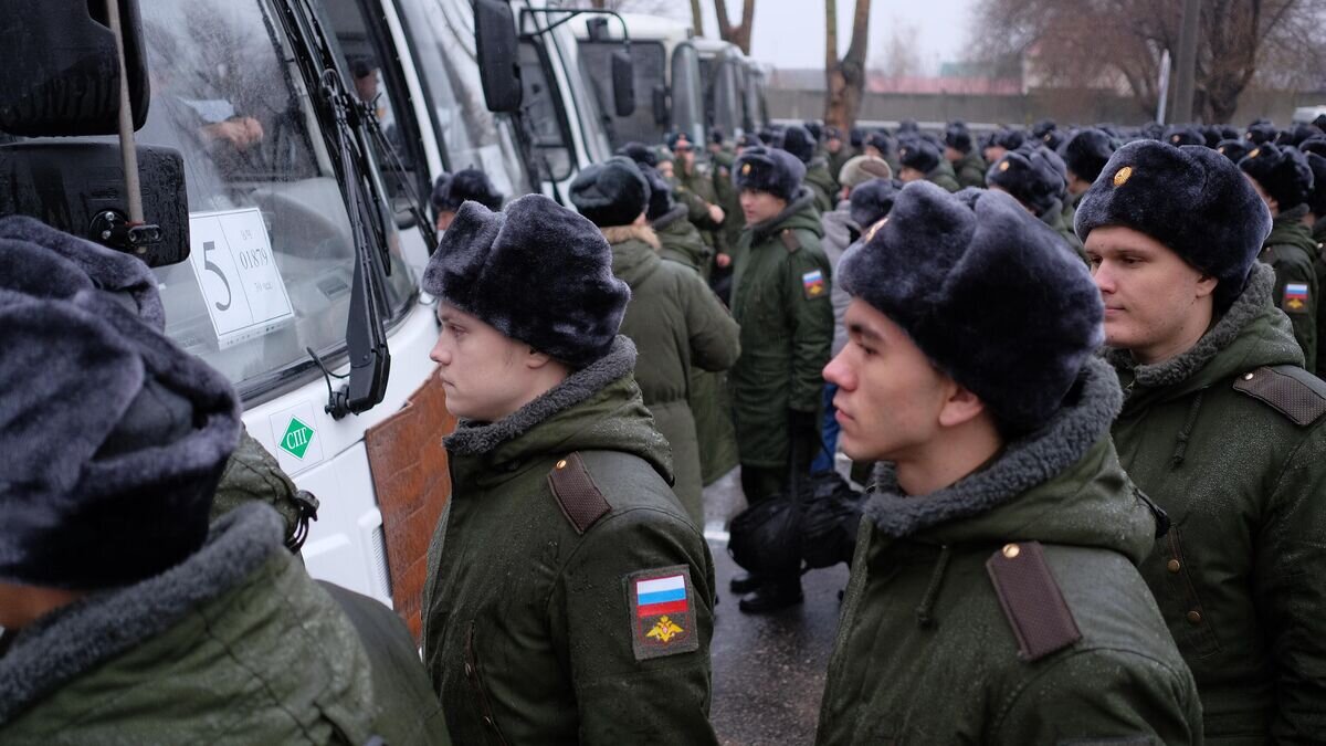    Призывники в сборном пункте военного комиссариата в городе Сызрань © РИА Новости / Николай Хижняк