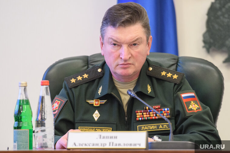    Генерал Александр Лапин (на фото) спас личный состав из окружения