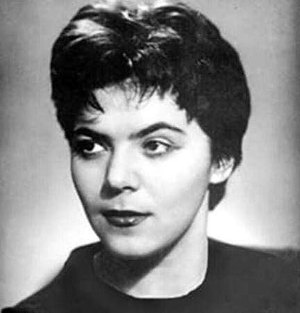 М. Кристалинская в молодости