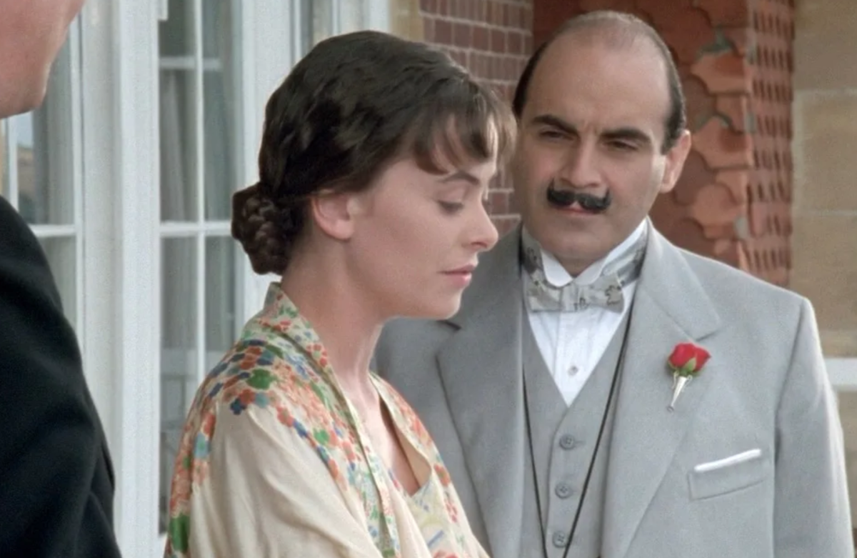 Пуаро агаты кристи 2. Эркюль пуаро 4 сезон. Пуаро агаты кристи 2. Приключения эркюля пуаро. Пуаро исчезновение господина давенхайма.