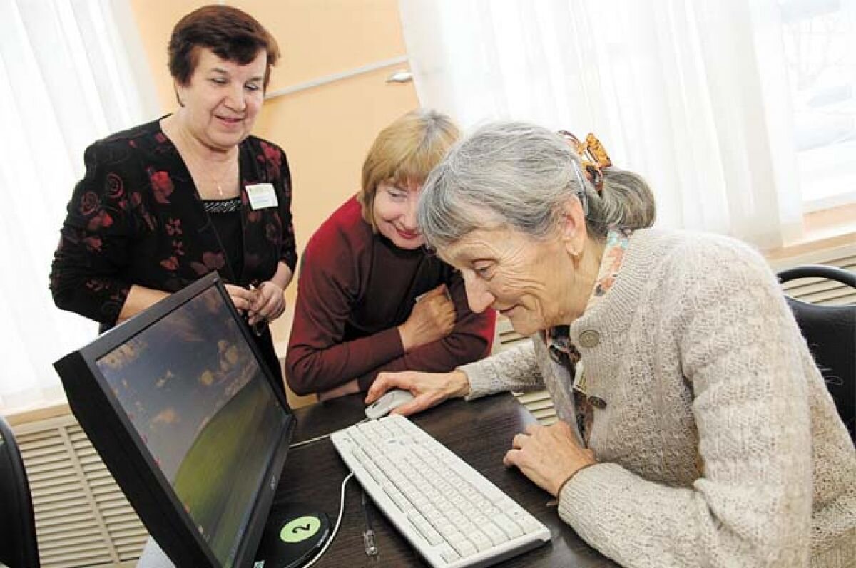    В Мурманске возобновили курсы компьютерной грамотности для пенсионеров
