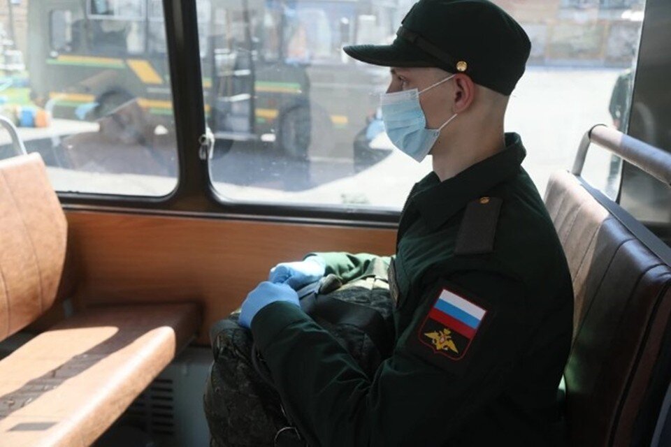     По словам юриста, повестки вручают только сотрудники военкомата. Мария ЛЕНЦ